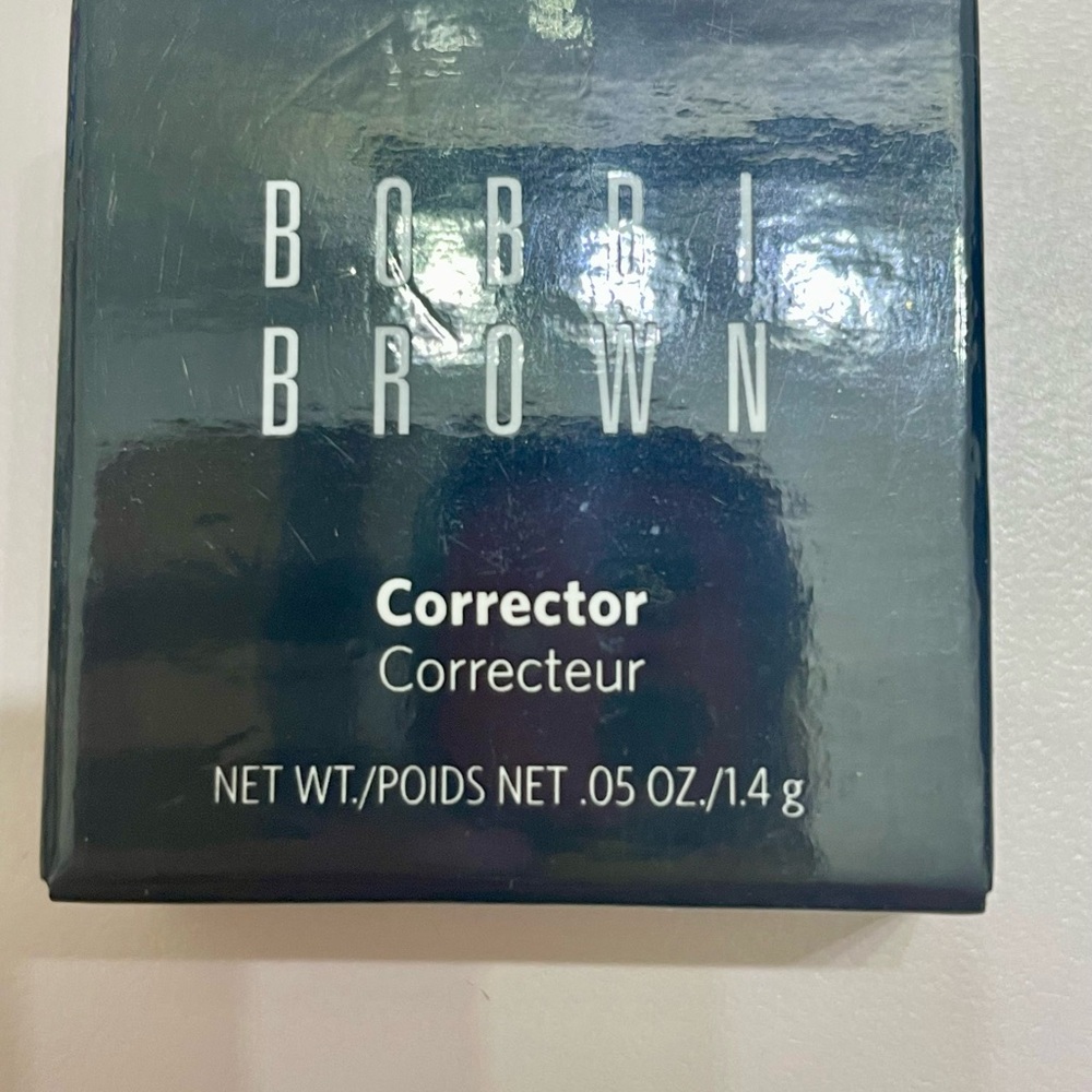 Bobbi Brown Corrector - Black